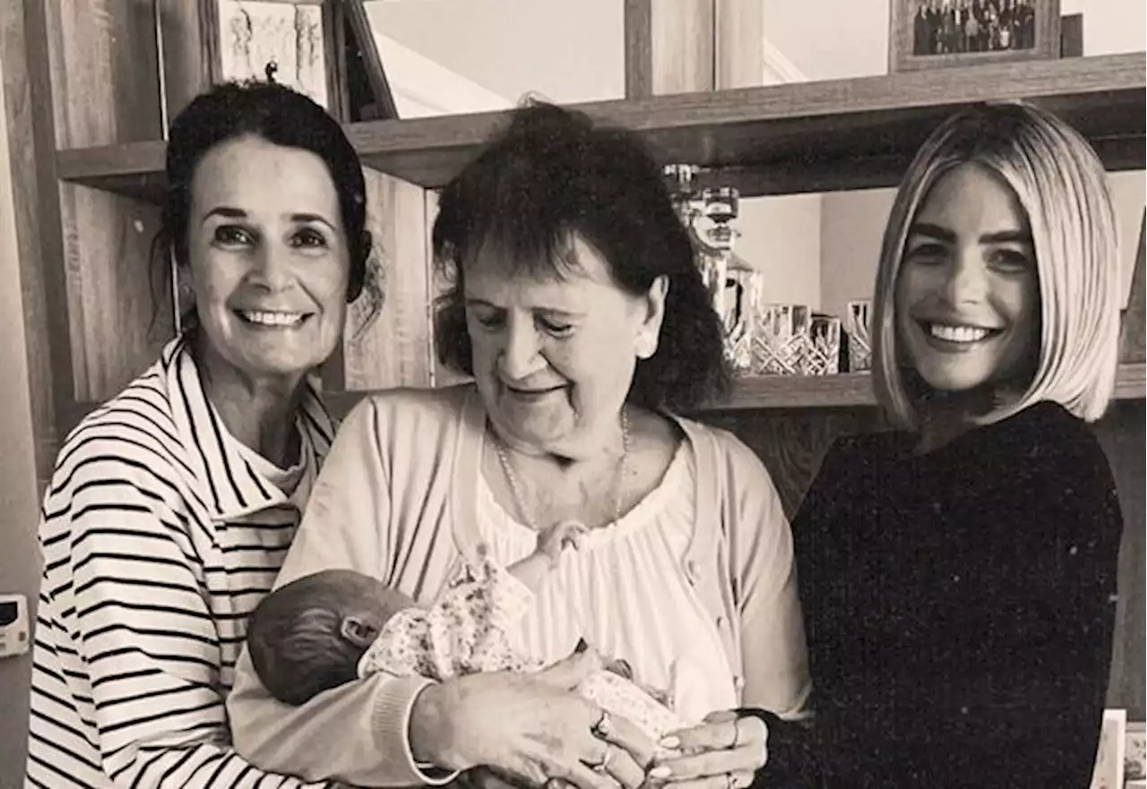 Lauren Arthurs shares sweet moment baby Fallyn meets her great-grandmother - VIP Magazine