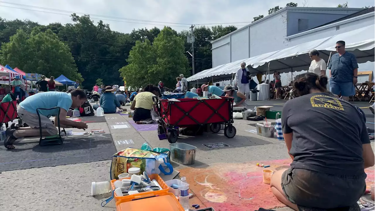 Community comes together at annual Chalk Art Festival, adds color to new mural in Perry