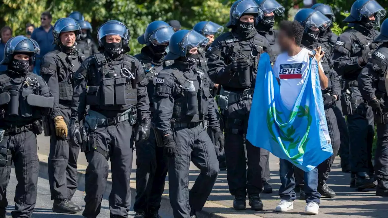 Polizei sichert das Eritrea-Festival nach Ausschreitungen mit 26 Verletzten