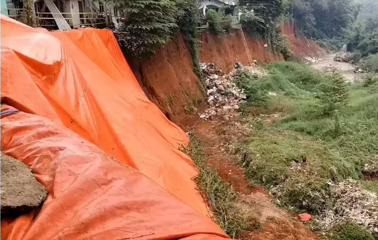 3 Rumah Nyaris Tergerus Longsor di Sawangan, Penghuni: Belum Ada Penanganan dari Pemerintah