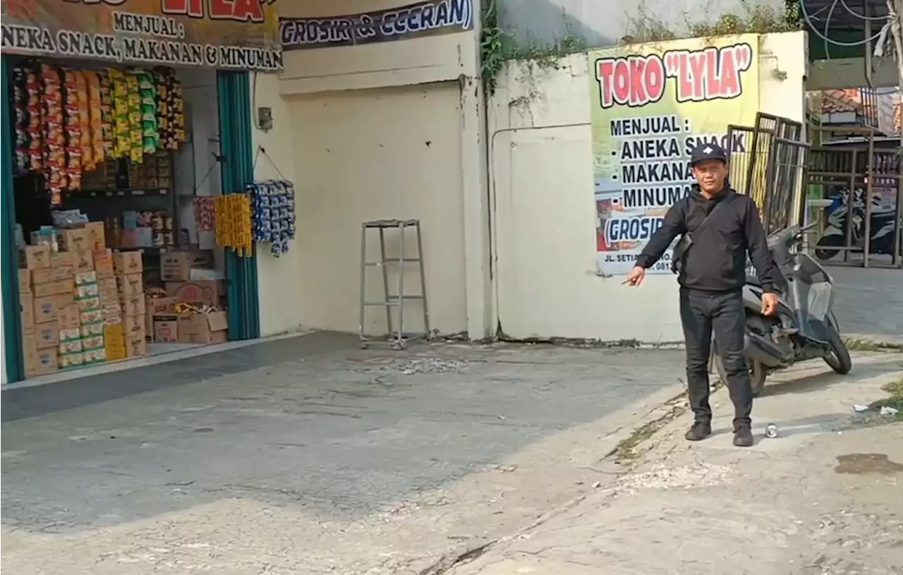 Aksi Komplotan Pencuri Bermodus Ban Kempis di Tangsel Terekam CCTV