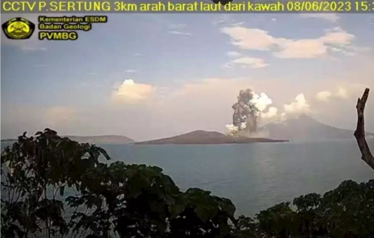 Kembali Erupsi, Gunung Anak Krakatau Mengalami 6 Kali Letusan