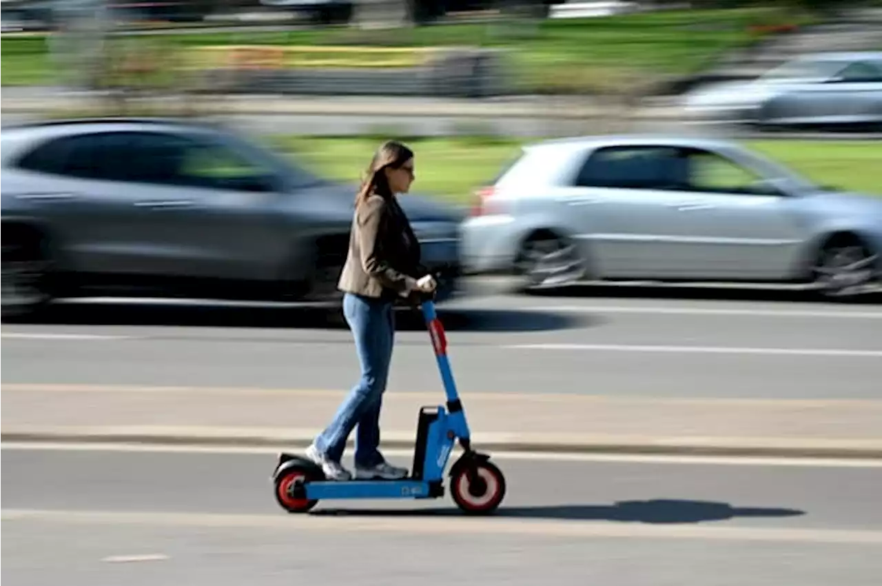 Les accidents de trottinette électrique peuvent causer des blessures aussi graves qu'à moto, selon une étude