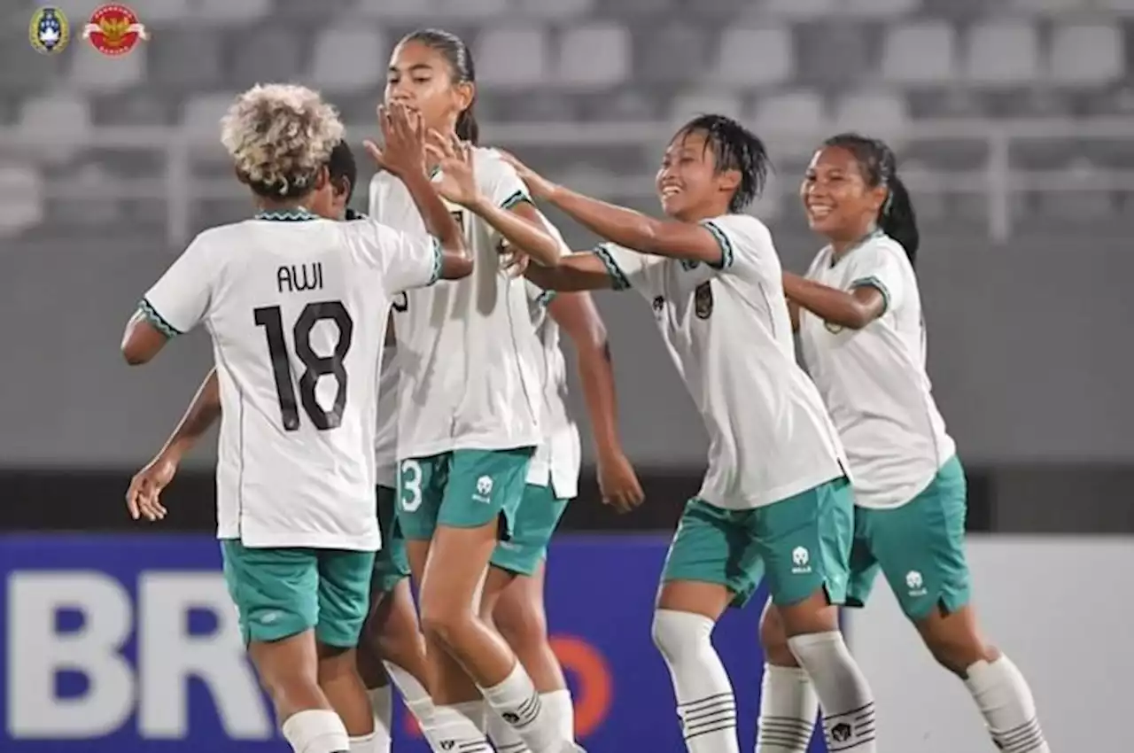 Hasil Piala AFF U-19 Wanita 2023 - Timnas U-19 Wanita Hajar Kamboja 5-0, Lolos ke Semifinal dengan Status Juara Grup - Bolasport.com