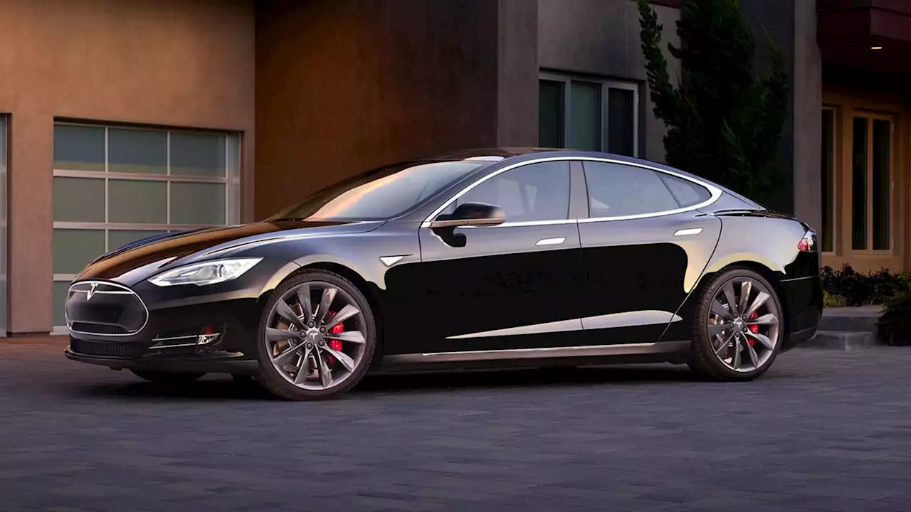 $4,500 Bill To Unlock Extra Battery Capacity Has People Taking Sides Between Tesla And Customer | Carscoops