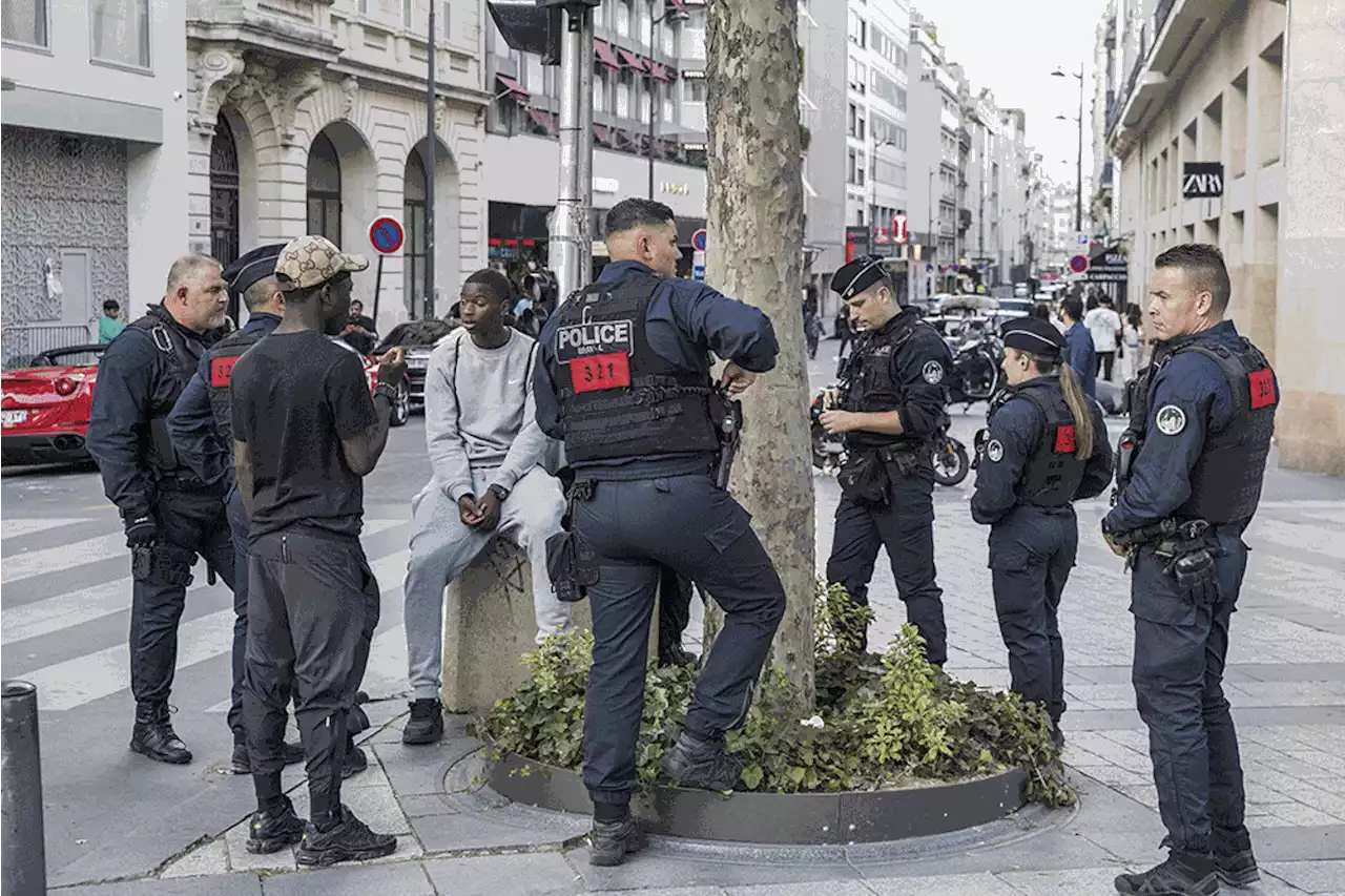 Um mergulho nos dias de fúria após o assassinato, pela polícia, de um garoto de 17 anos na França