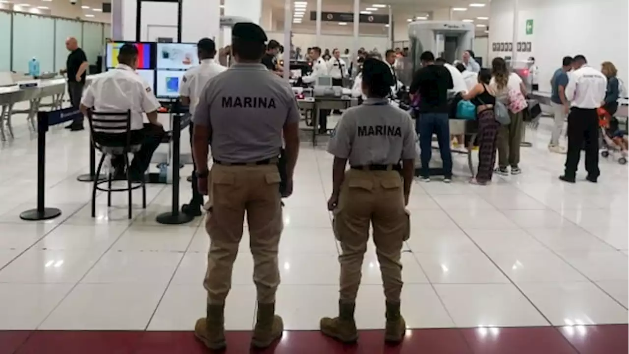 Mexican military to take control of airports as part of president's efforts to tackle corruption | CBC News