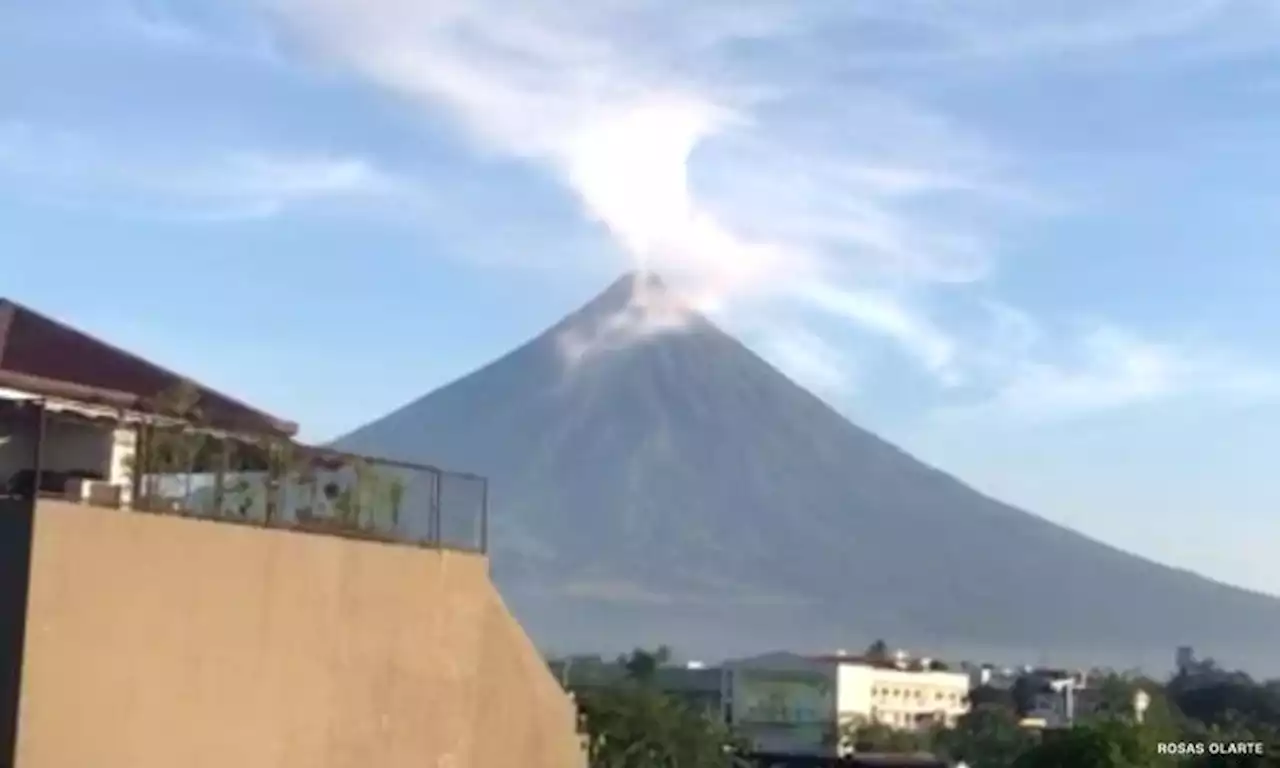 DSWD evacuates 50 families from Mayon’s danger zone