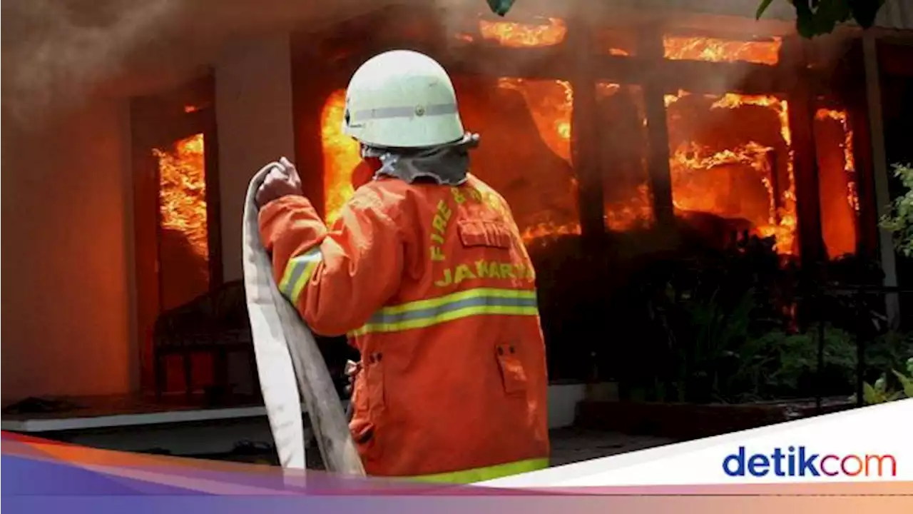 Kebakaran Rumah di Tambora, 2 Petugas PJLP Terluka