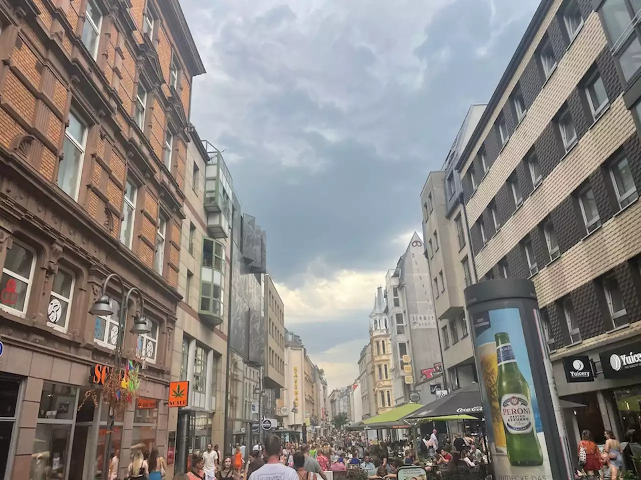 Köln-Wetter: Himmel über Köln immer dunkler – Regenradar zeigt heftige Gewitterzellen