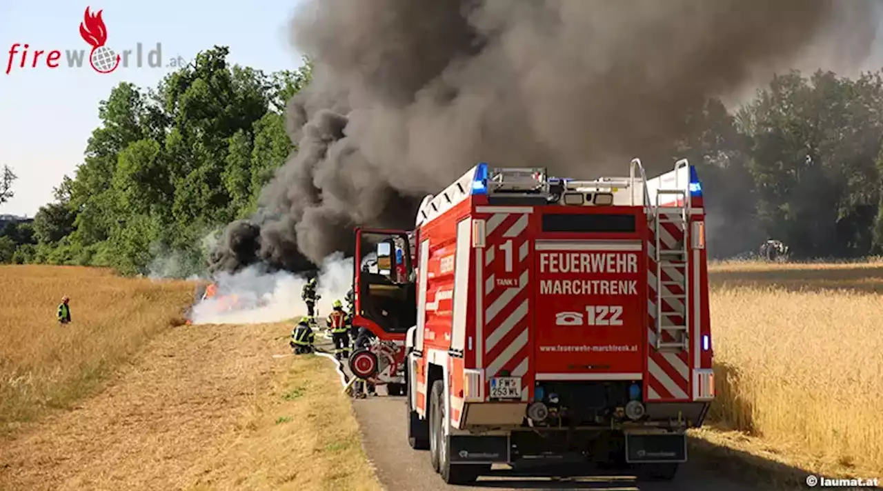 Oö: Vier Pkw und zwei Kleintransporter in Flammen aufgegangen