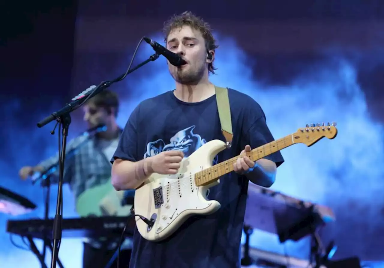 Sam Fender covers Scottish band's song during TRNSMT set