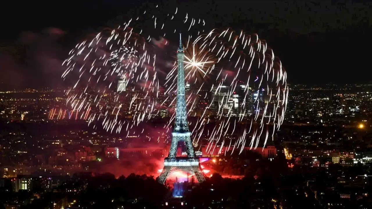 La Francia vieta i fuochi d'artificio per il giorno della presa della Bastiglia per paura delle rivolte