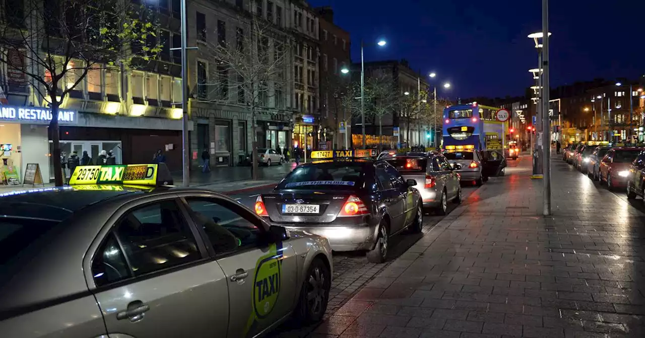 Taxi drivers face record complaints after change requiring cashless payments