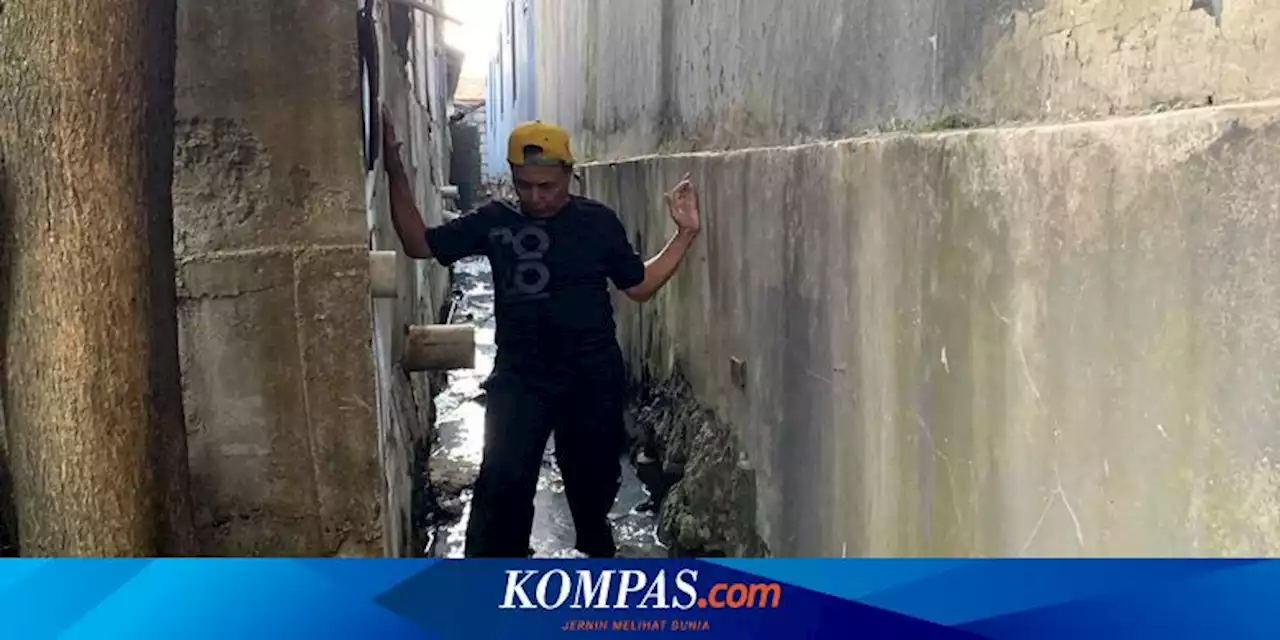 Akses Ditutupi Tembok Hotel, Lansia di Bekasi Pulang ke Rumah Lewat Saluran Air