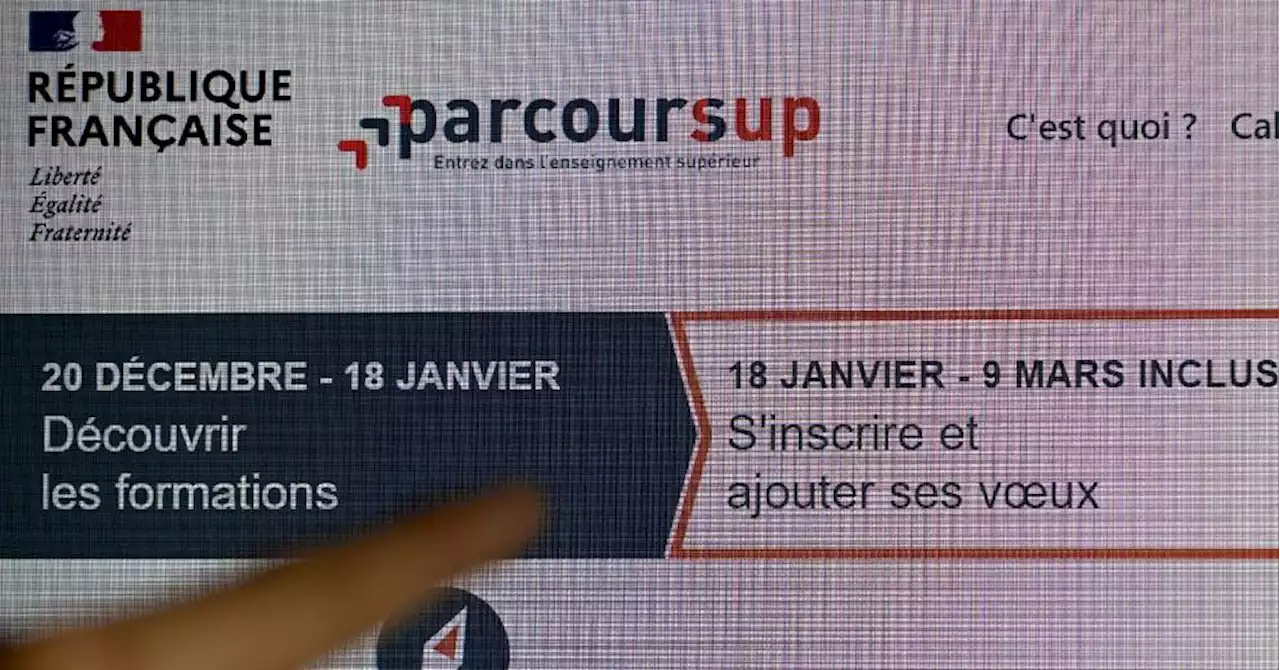 Parcoursup : plus de 77 000 candidats toujours en attente