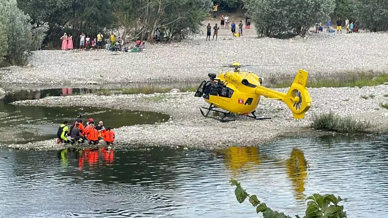 Giovane si tuffa nel Ticino e annega a Galliate - La Stampa