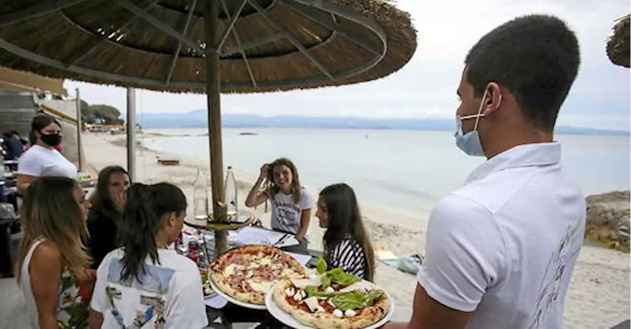 Chefs toxiques, abus : quand les jobs d’été inquiètent les jeunes