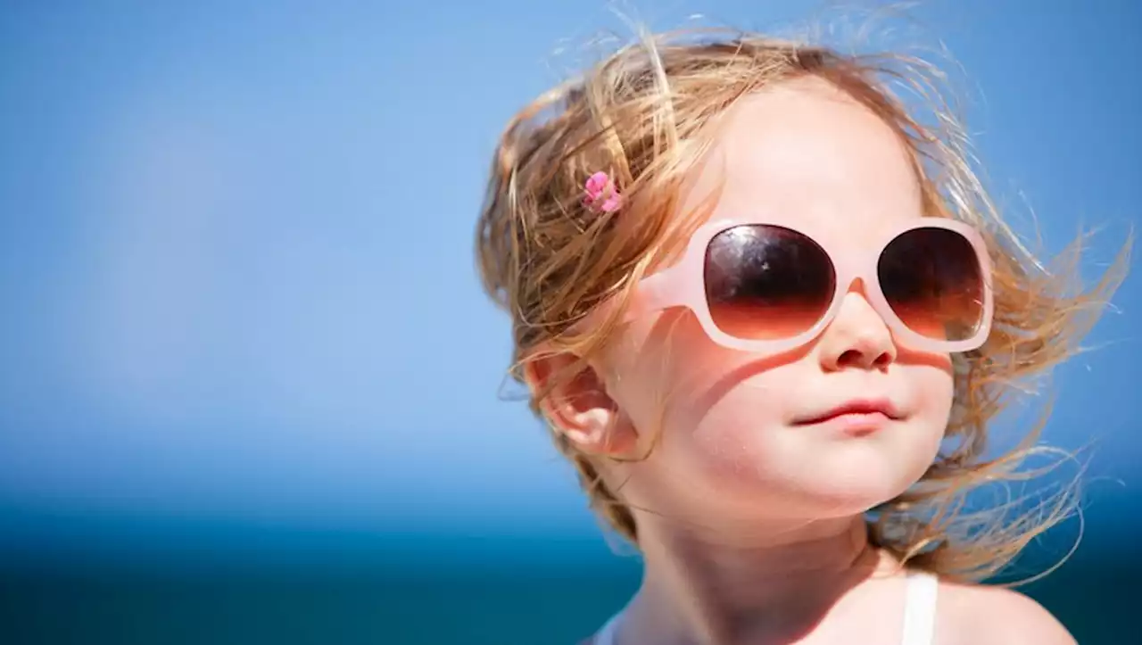 Exposition au soleil et dangers : quelles lunettes choisir pour protéger les enfants ?