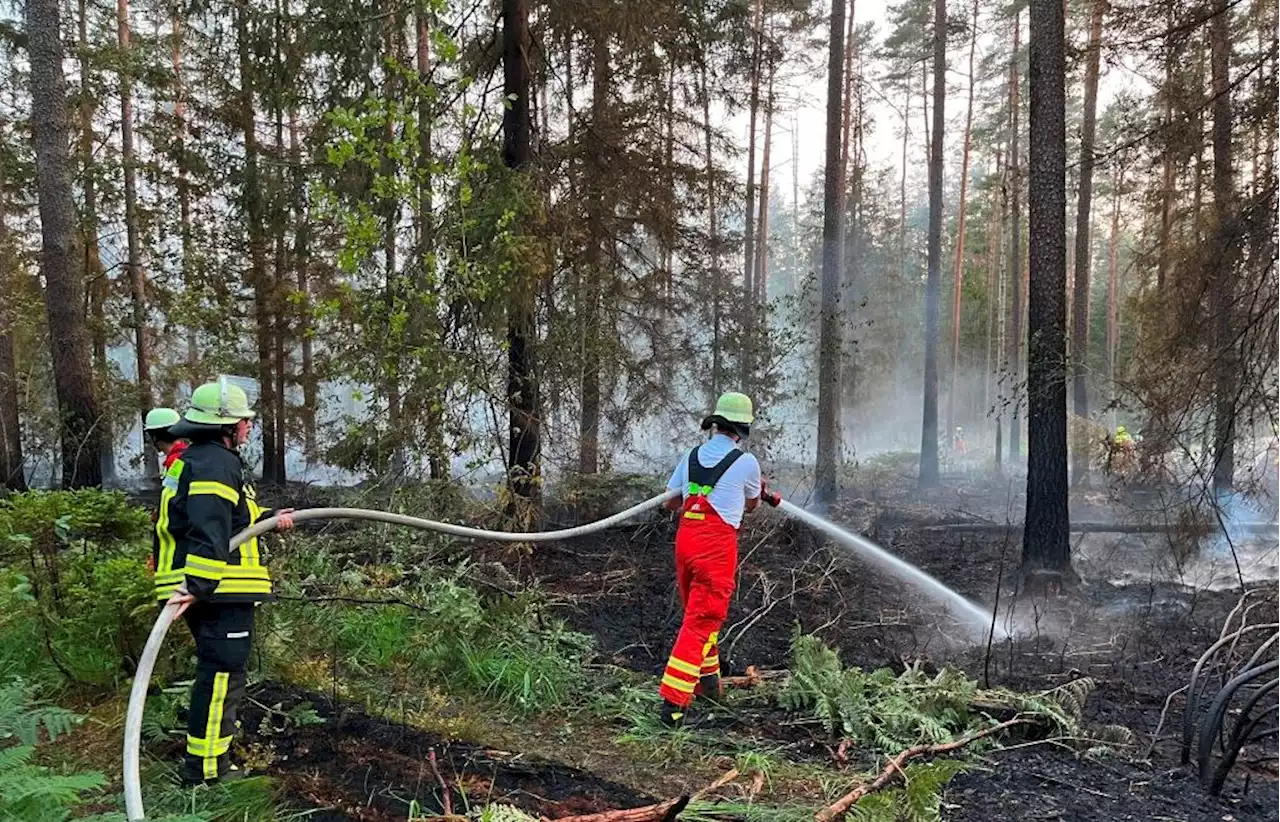 Etliche Brände in der Landwirtschaft forderten Feuerwehren am Wochenende in Bayern