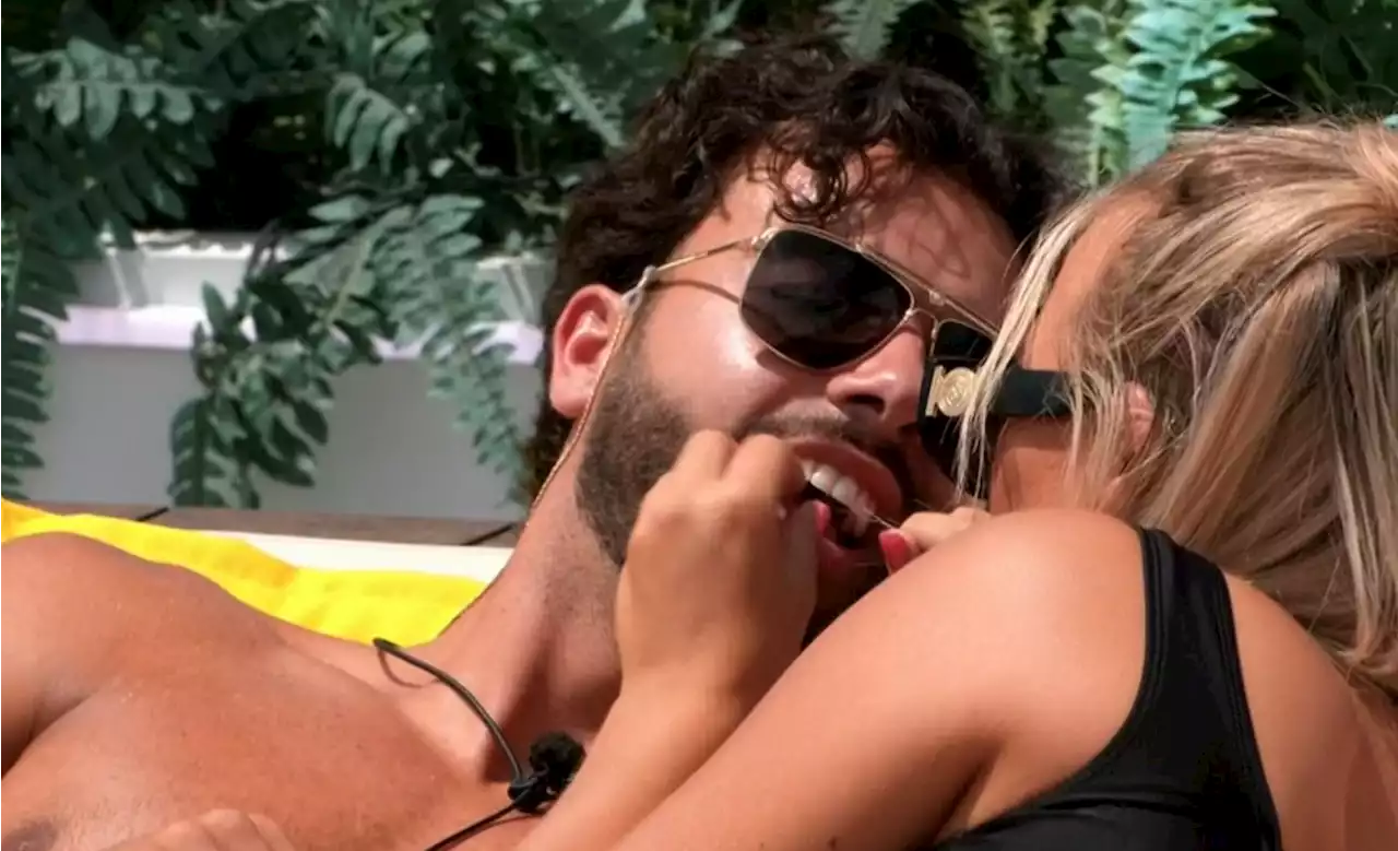 Love Island’s Jess ‘disgusts’ fans as she flosses Sammy’s teeth with her hair