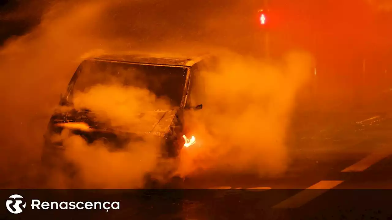 França. Venda de fogo de artifício proibida até 14 de julho - Renascença