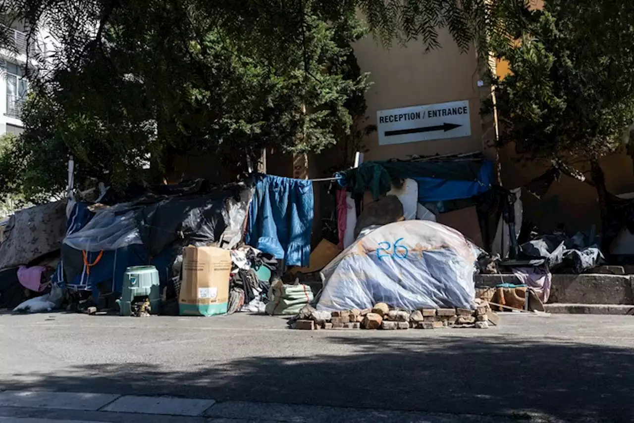 Homeless in Cape Town appeal for help amid cold weather - SABC News