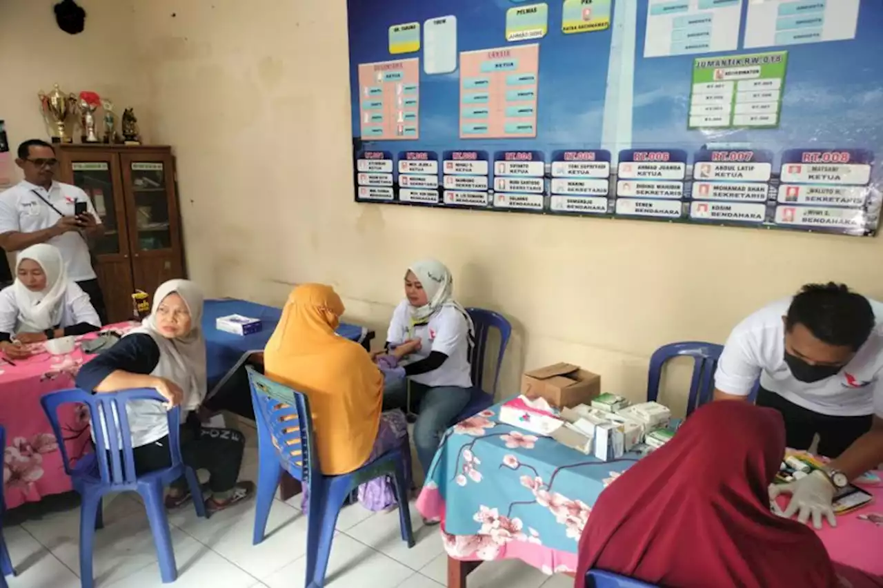 Kartini Perindo Periksa Kesehatan dan Berikan Obat Gratis untuk Warga Koja Jakut