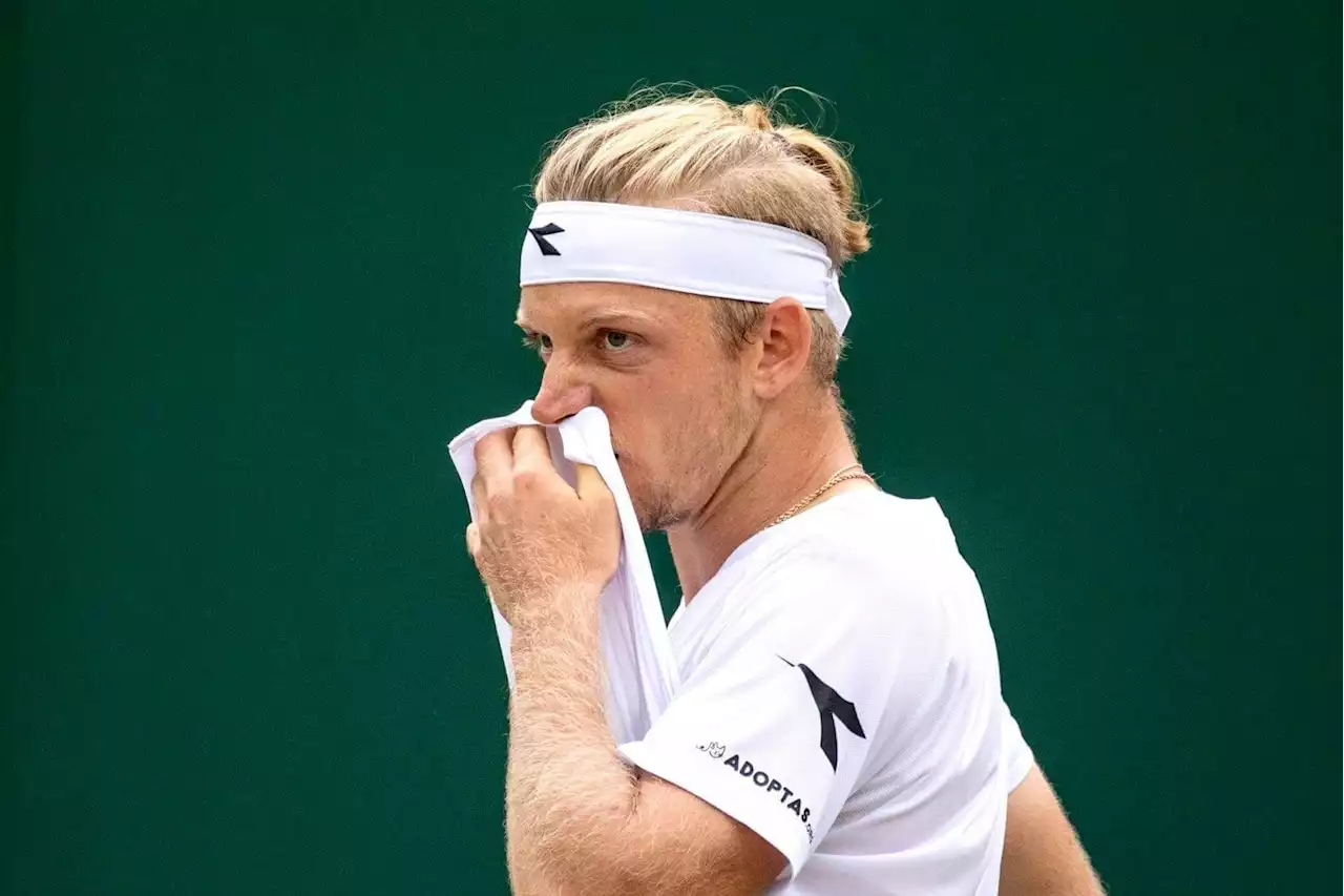 Davidovich Fokina loses to Rune after hitting underarm serve at 8-8 in tie-break