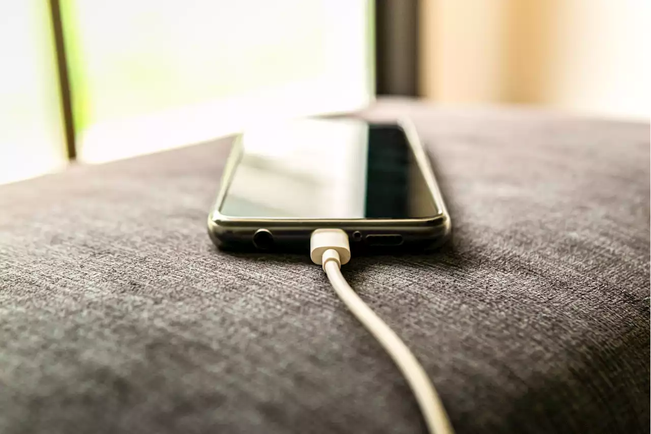 People are only just realising why their phone battery runs out so quickly