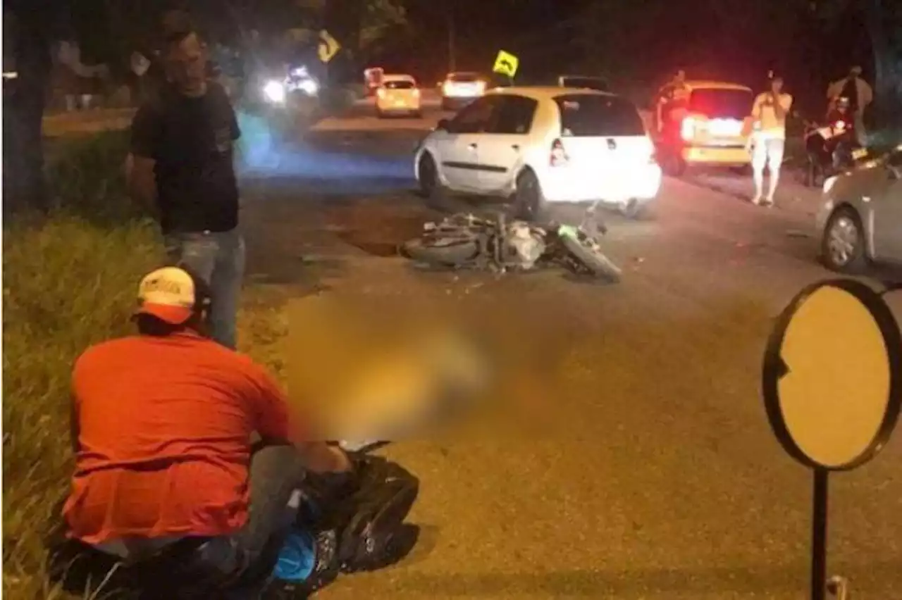 Dos motociclistas luchan por sus vidas tras un grave accidente en la autopista a Piedecuesta