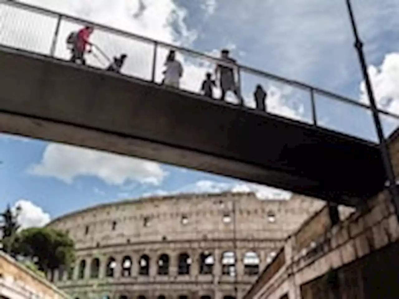 A not-so-brief history of the Colosseum for confused vandals