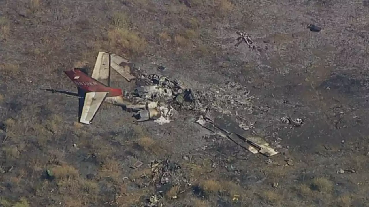 6 dead after business jet crashes into field while approaching California airport