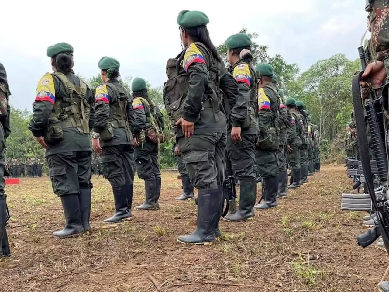 Estado Mayor Central y Gobierno anuncian acuerdo para instalar mesa de diálogos de paz