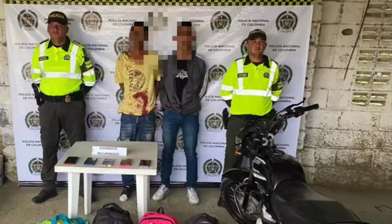 Capturan a dos hombres que atracaban bus intermunicipal entre Santa Marta-Palomino