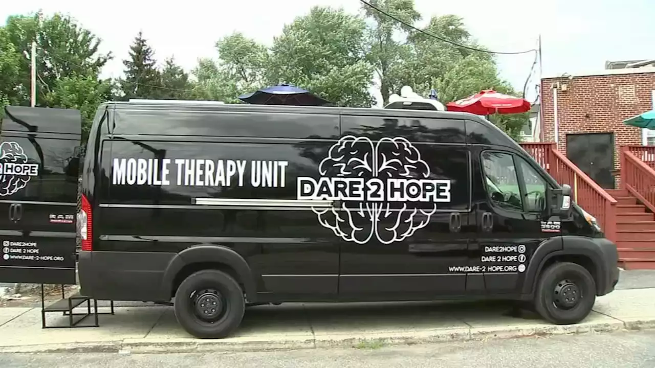 Therapist brings mental health resources to underserved communities in Philadelphia