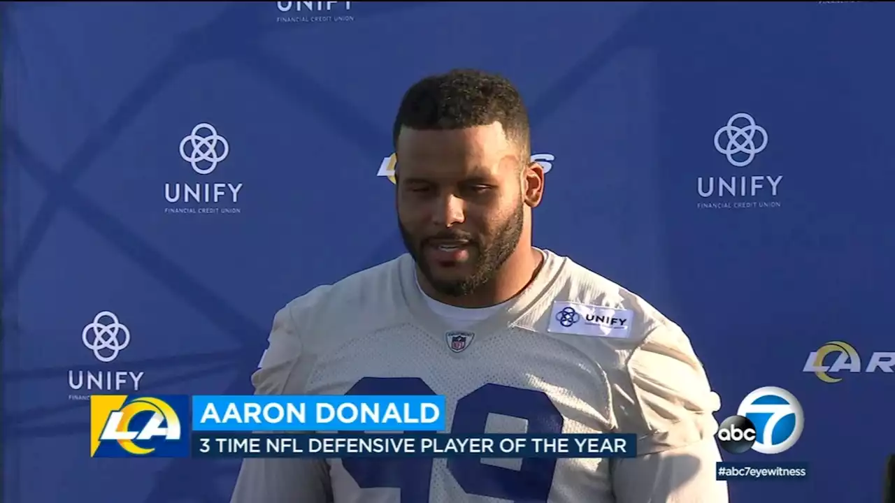 Rams star Aaron Donald looking healthy at Irvine camp after 2022 ankle injury