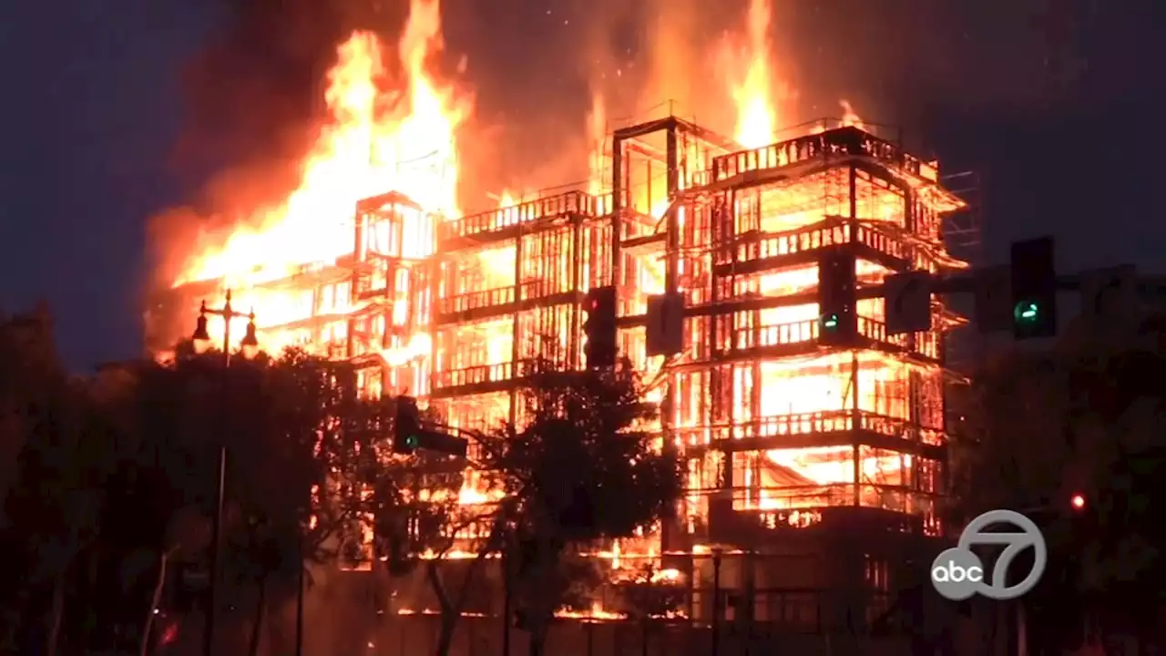 Large 4-alarm fire at building under construction in San Francisco