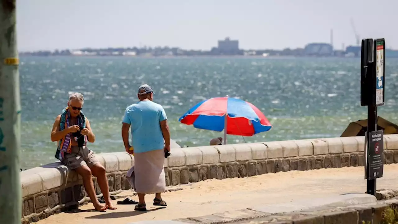 Why is Australia having such a warm winter?