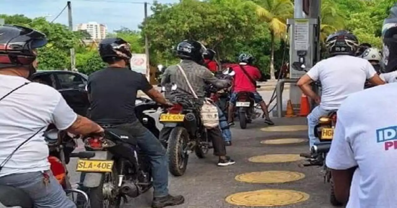 Bloqueos en el Magdalena Medio: largas filas en gasolineras por riesgo de desabastecimiento