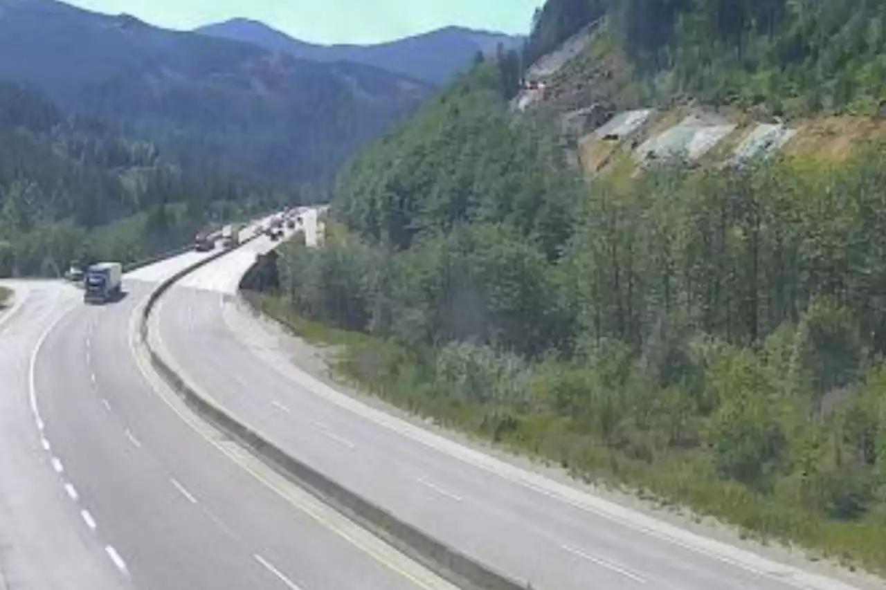 Serious vehicle crash on Coquihalla Highway just past Hope