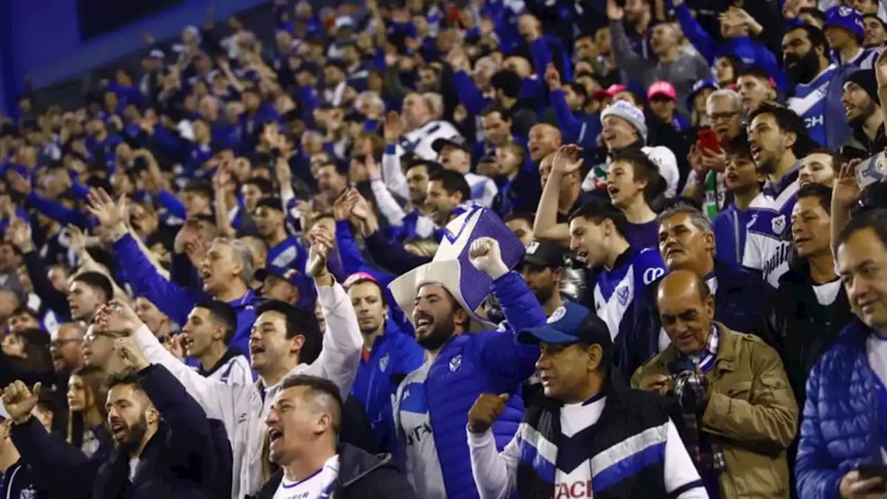 Velez fans violently attack club's players at gunpoint