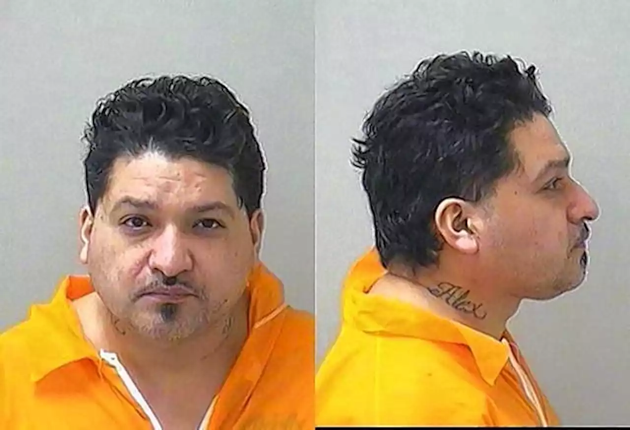 Aurora man pleads guilty to stabbing ex-girlfriend