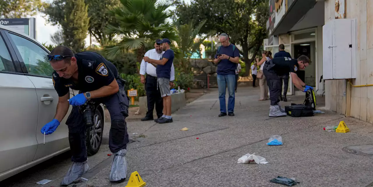 Un attentatore palestinese è stato ucciso dopo aver ferito sei persone in Cisgiordania - Il Post