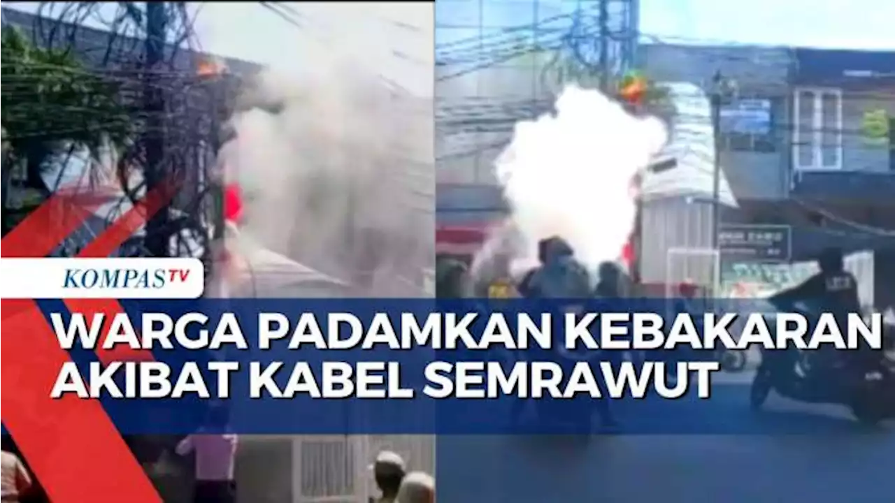 Usaha Warga Cilandak Padamkan Kebakaran Akibat Kabel Semrawut