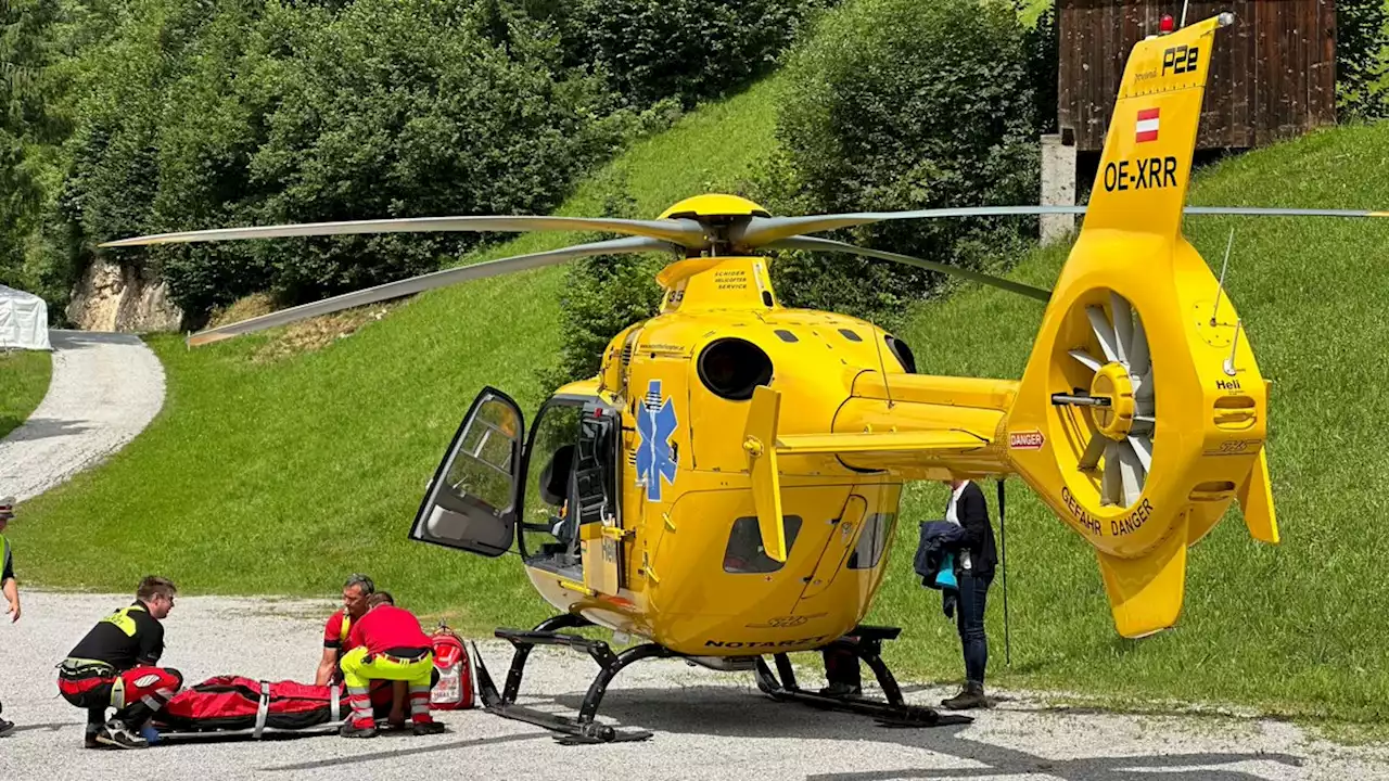 Motorradfahrer auf Tunnelwand geschleudert