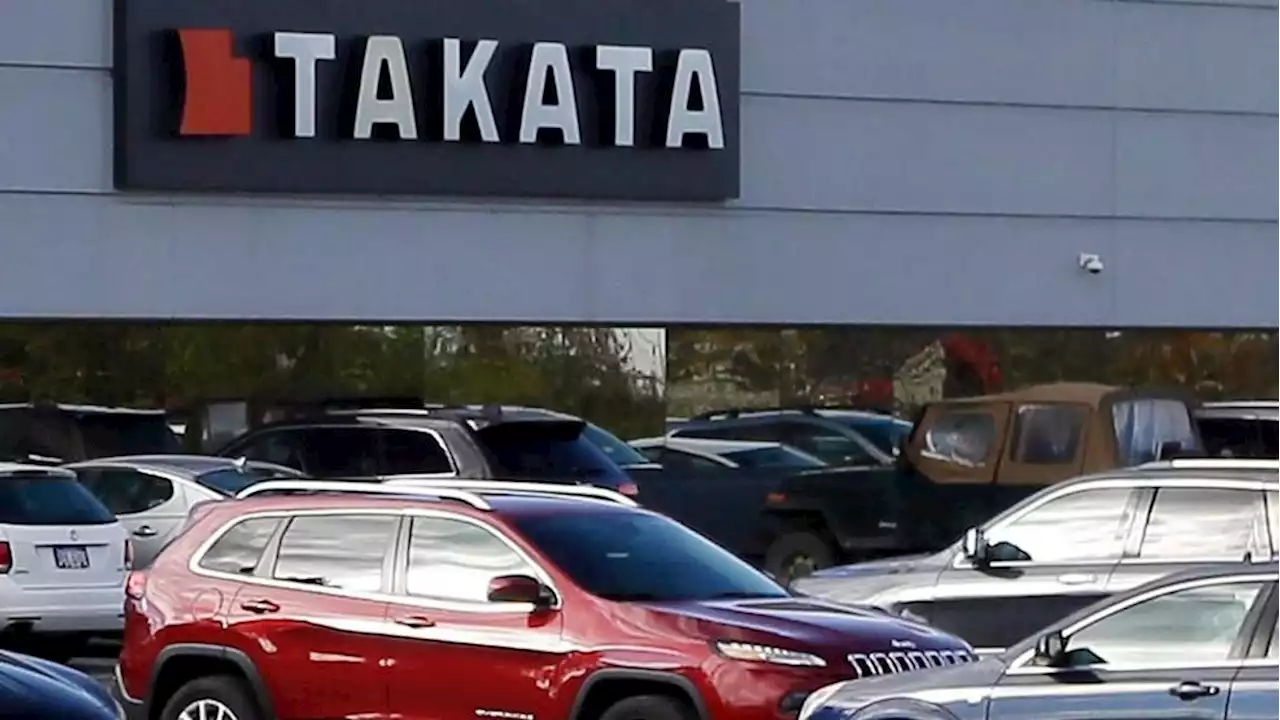 GM recalls nearly 900 vehicles with Takata air bag inflators, blames manufacturing problem