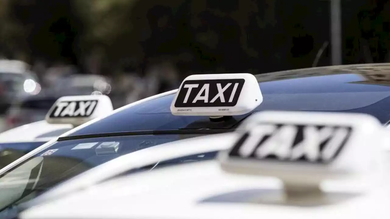 Taxi, l’Antitrust avvia i controlli sulle maxi-attese e i pagamenti con Pos. Criticità a Roma, Milano e Napoli