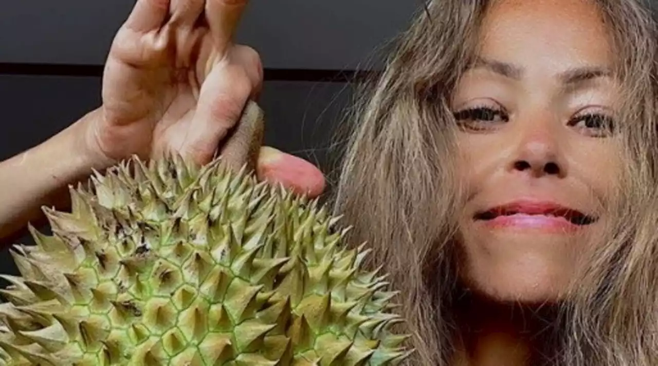 'Mangiava solo frutta, semi di girasole, frullati e succhi': a 40 anni muore influencer vegana