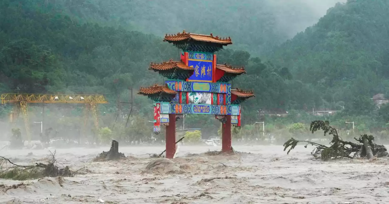 11 dead and 27 missing in flooding around Beijing after days of rain